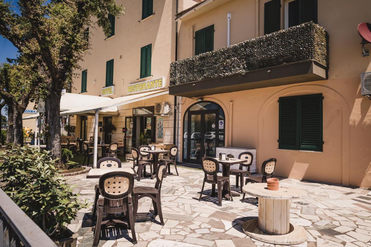 Hotel The Flash - Venturina Terme Zewnętrze zdjęcie