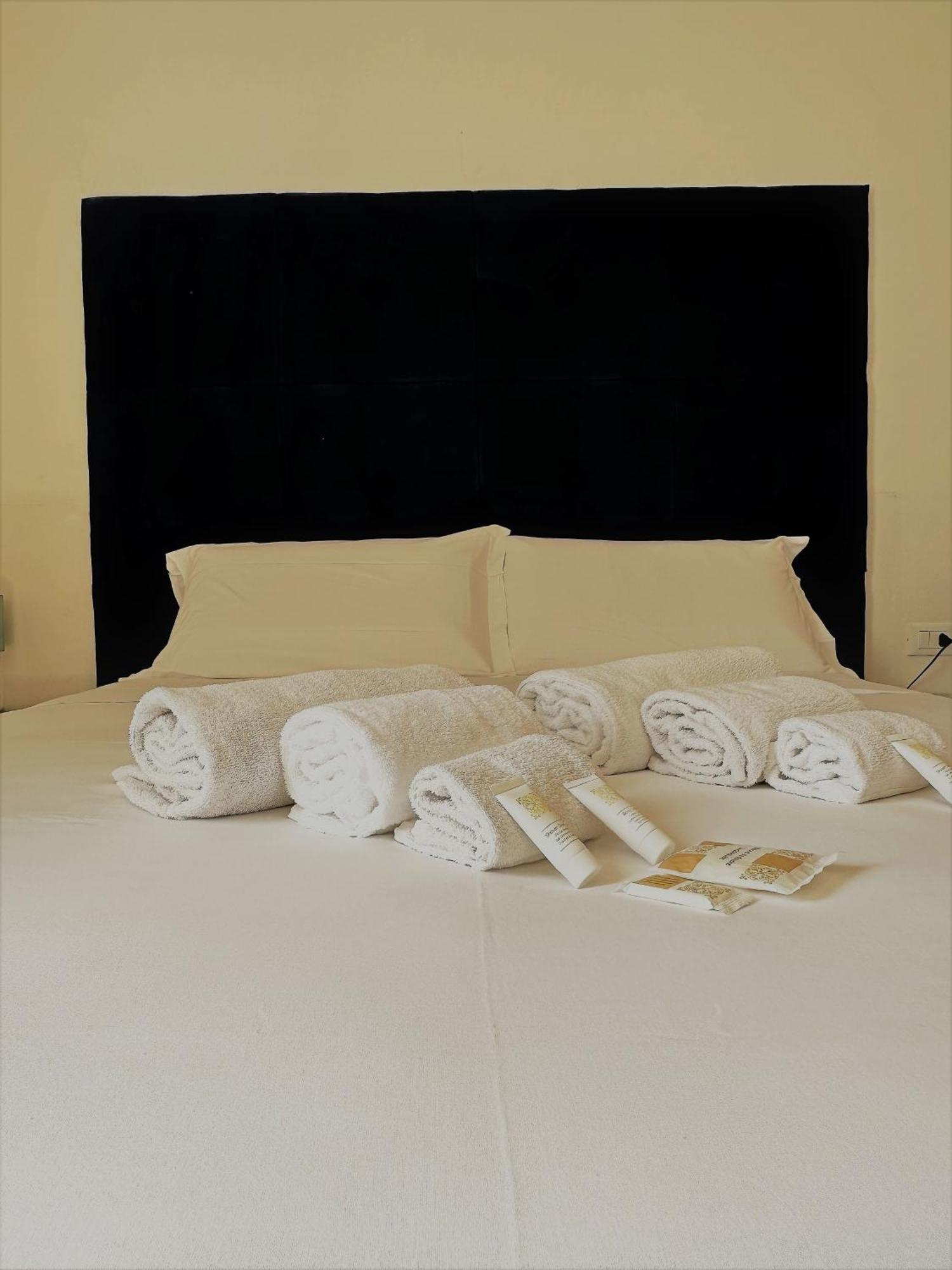Hotel The Flash - Venturina Terme Zewnętrze zdjęcie